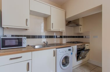 Colum Road, Cathays, Cardiff - Image 2